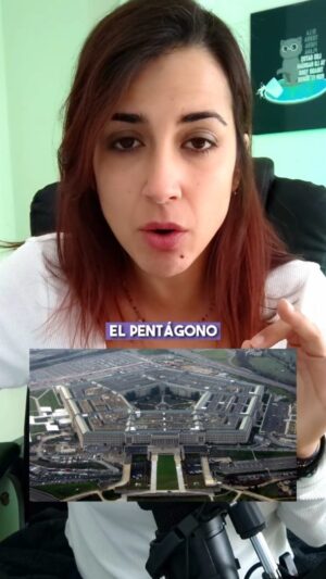 Rocío Vidal Instagram - Lo que sabemos a día de hoy de los OVNIS y el desastre de Ohio. El Pentágono ha reconocido esta mañana que ahora descartan la hipótesis alienígena. ¿Por qué todo este mareo? Algunas claves en 1 minuto.