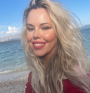 Roisin Conaty Instagram - posing in Greece 🇬🇷❤️