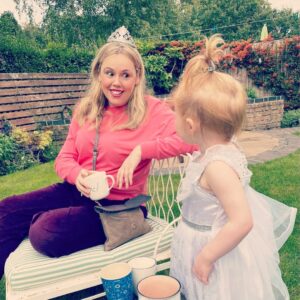 Roisin Conaty Instagram - Meeting my Tyler Durden for coffee and advice @angelascanlon has belly baked a gorgeous little ball breaker. @royhorgan