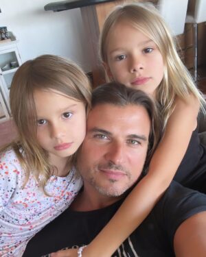 Romain Chavent Instagram - Happy Father Day to Me 😉 
I Love you guys more than my own Life 👩‍❤️‍👩
For all the couples in the world that want kids, just know that having kids will show you what is real LOVE
There is nothing stronger in the entire universe than your love for them & thanks to wifey for the best Gift i could ever dreamed of
 “Papa i know you watching from heaven, wish u were still wt me, you would have love your granddaughters so much”

❤️ God Bless You All 🙏🏻
#joylanie #lanaya #Zsanett