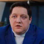 Roman Popov Instagram - Если Друг пригласил вдруг, То иди отвечай, добр будь. Даже если недуг, недосуг... Прочь испуг, это ж не Дудь. Доброму другу можно рассказать бóльше, чем безликому интервьюеру. Ссылка в профиле. Всем хорошего дня, ребята! 😉👋🏼 #САРИКLIVE Рыба Моя