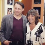 Roman Tomeš Instagram - Přátelé, stát po boku těchto hereckých matadorů je ohromná pocta! A já jsem ohromně rád, že si po boku Báry Hrzánové a Radka Holuba zahraju činohru “Dobře rozehraná partie”. Těšit se na ni můžete od příští sezóny v @divadlo_kalich a vstupenky už jsou v prodeji! Těším seeee!!!!🎭