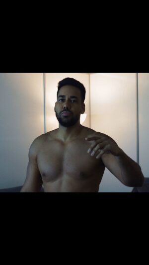 Romeo Santos Instagram - Cierro este año con la gira más exitosa de mi carrera – clasificada entre las primeras 5 giras más lucrativas del 2023.

Llevaré en mi corazón  sus aplausos, sus ovaciones, su cariño, su respeto, y todos los obsequios que me lanzaron a la tarima.

Recordaré la cara de cada dama que besé y abrasé; a los chicos con que canté. Les agradezco por tantas experiencias épicas.

Gracias por apreciar mi arte. Gracias por las más de 800 millones de reproducciones de FV3, y seguimos contando.

Gracias a los que mantienen mis canciones presentes alrededor del mundo.

!The King!🫶🏼