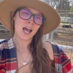 Ronda Rousey Instagram - Check the link in bio to make a @browseyacres order in time to stock up for Super Bowl Sunday/Valentines day! We’re excited to finally start offering our pasture raised corn and soy free chicken in 15 lbs boxes you can customize yourself on our site 🍗 We also offer our #fullbloodwagyu in curated boxes until this summer when we’ll finally be able to offer custom wagyu boxes as well🙌🏼 check @browseyacresoregon to see more about how our chicken and wagyu are pasture raised mimicking natural processes using regenerative practices- and make an order to support our mission to be a positive force of change in agriculture 👩🏼‍🌾 🙏🏼❤️🐂🐓
