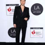 Ronen Rubinstein Instagram - @LAArtShow x @American_Heart ❤️ #StyledByChaise Head to Toe @YSL 💎 @VraiOfficial Vintage @JaegerLeCoultre Grooming @SRollerTaylor