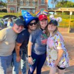 Ronen Rubinstein Instagram - Kicked off my 30th Birthday Week with the “Plaid Experience” at @DisneyLand 🏰 Special guest appearences by The Mandalorian, my incredible sister and our dear friends from Calgary. Thank you again @DisneyTVStudios !