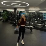 Rosie Huntington-Whiteley Instagram - 3 sleeps in LA ☀️ Los Angeles, California