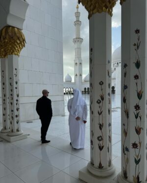 Rosie Huntington-Whiteley Instagram - #AD Such an honour to tour the Sheikh Zayed Grand Mosque whilst we were #InAbuDhabi 🤍 @visitabudhabi