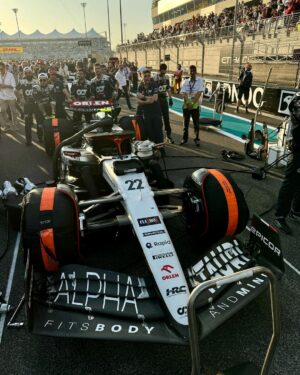 Rosie Huntington-Whiteley Instagram - #Ad What an incredible experience to witness the F1 #InAbuDhabi @visitabudhabi #AbuDhabiGP 🏎️🏎️🏎️