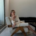 Rosie Huntington-Whiteley Instagram - Sweet spot 🤍 Los Angeles, California