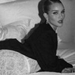 Rosie Huntington-Whiteley Instagram - bonne nuit 🌙✨ Paris, France