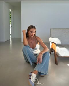 Rosie Huntington-Whiteley Instagram - Mom jeans