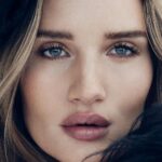 Rosie Huntington-Whiteley Instagram – The Icon Issue @vogueturkiye 
Editor in Chief: @debora_zakuto 
Fashion Editor: @sandyarmeni 
Photographer: @emreunalstudio 
Hair: @peterluxhair 
Make up Artist: @isamayaffrench, with @isamayabeauty products