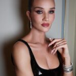 Rosie Huntington-Whiteley Instagram - Bonne Nuit 💫 Paris, France