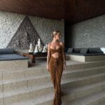 Rosie Huntington-Whiteley Instagram - 🤎