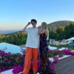Rubén Doblas Gundersen Instagram - nuestra primera foto juntos uwu @twojeys villa