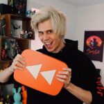 Rubén Doblas Gundersen Instagram - acabo de subir mi primer REWIND en mi canal. Dadle amor, tiene mucho trabajo detras <3 Gracias por un 2019 increible. Ha sido personalmente uno de mis años favoritos (con menos ralladas mentales y haciendo contenido que realmente me gusta). Estoy cada dia mas orgulloso de mi canal y de mi comunidad. Por otros 10 años mas juntos. Feliz 2k20 y un besito en el siempre sucio