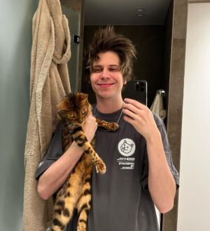 Rubén Doblas Gundersen Instagram - gato en el baño a las 3am 猫風呂