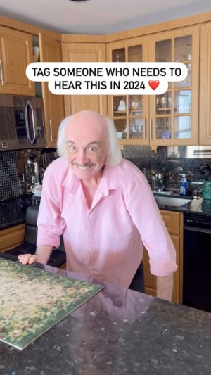 Ruben Rabasa Instagram - Share or you will have a stinky 2024. 
.
.
#ithinkyoushouldleave #itysl #rubenrabasa #stinky #happynewyear