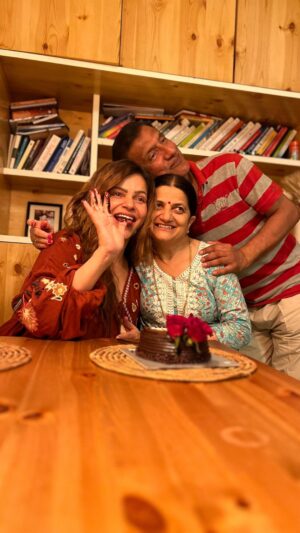 Rubina Dilaik Instagram - A Family is What We All Need …. Eternally Grateful to my incredible husband @ashukla09 , loving parents and my constant cheerleaders @jyotikadilaik @rajatsharma_rj ♥️♥️ …… #gratitude #appreciation #rubinadilaik