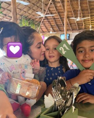 Ruchikaa Kapoor Instagram - Ain’t no love like a mama’s loveeee… My babies. ❤️🧿♾️ 👶 
#Yuvaan #Riyana #Anaya 
#YuvYanaNayu ❤️