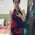 Ruchikaa Kapoor Instagram - After scrolling through unrealistic beauty standards …I’ve decided to just be my own motivation from today! 💪🙋🏻‍♀️ Why BeYonce, when you can just BeYourself ;) 😉😂😎 #LetsDoThis #BringingItBack #MondayMotivation on a Wednesday! #TheGirlWithCurls Returns!