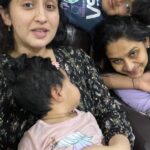 Ruchikaa Kapoor Instagram - Don’t bother with putting the ‘🌸 or 🌟’on my face Ammaa … I just won’t look at the camera 😂🙇🏻‍♀️❤️ 👶 @radhika_morjaria Us with our babies 😘