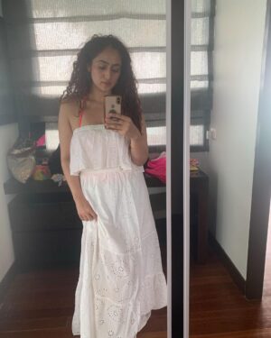 Ruchikaa Kapoor Instagram - From another lifetime. 
#throwback #thegirlwithcurls #throwbackthursday