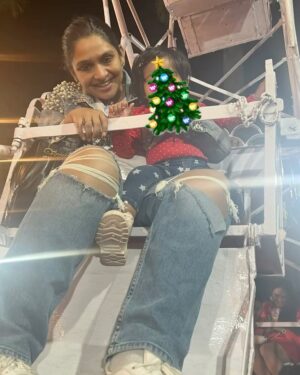 Ruchikaa Kapoor Instagram - “Peace on earth will come to stay when we live Christmas every day.” — Helen Steiner Rice 

Merry Everyday and a Happy  Christmas Year to everyone 🤓🎄🎊 🎅