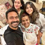 Ruchikaa Kapoor Instagram - Finalllyyyyy …us ❤️🥰🫶🏻 #Mains #Core #Gang #Sunday