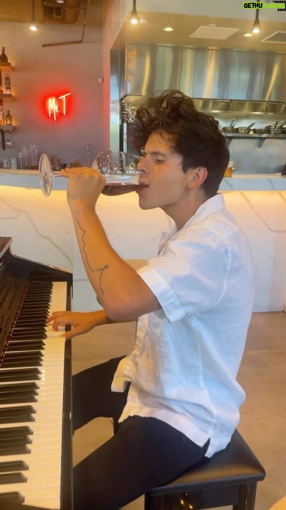 Rudy Mancuso Instagram - 🍷+ 🎹 @mrtlarestaurant Mr. T Los Angeles