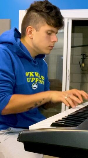 Rudy Mancuso Instagram - I reached out to musicians around the world in quarantine. Together, we made this. 
@leticia_salgueiro_
@daniele_vitale_sax
@juanes
@xin_ying_dance
@poobear
@keatsbeats1 
@rylie_fitzcello
@6strings_attached
@mestrinhomestrinho
@nickrosenmusic
@1nagham1
@miragebeats
@annieplaysguitar
@hannahplayskeys
@gabrielpolicarpoo 
@jmi.ko
@osbicudos
@jude_smith
@jesusmolinamusic
@mikechurches 
@johnny_echo
@elisetrouw
@h.eund
@marco_playstrombone
@jeremyloops
@chiaracarrer.violinista 
@davjulca
@jonlampleymusic
@steveaoki
@javiermalosettiok
