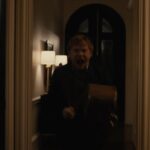 Rupert Grint Instagram - ‘Twas the night before #Servant and all through the house, not a creature was stirring....except me banging this massive pan. @servantofficial 2 Premieres tomorrow on @appletv
