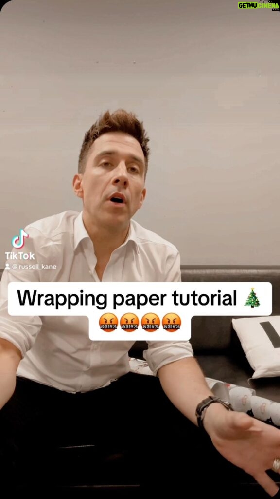 Russell Kane Instagram - Wrapping paper tutorial 🎄🤬🤬🤬🤬