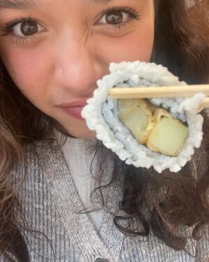 Ruth Righi Instagram - An overdue thank you to @annacathcart and her wonderful family for showing me around Vancouver. ‘Twas a warm welcome in a chilly city (with incredible sushi)