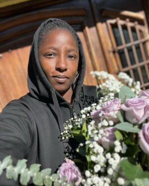 Rutina Wesley Instagram - Do it for yourself, cause no one else will….#SterlingSilverRoses my all time favorite rose. 😍💜😍 #ThatSelfSelfCare