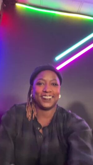 Rutina Wesley Instagram - Streamily signing today! MU by @savvystarbeauty