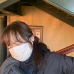 Ryo Sato Instagram - #ディズニーシー アルバム② 2枚目以降は要所要所で必ず行うストレッチタイム🦓⚡️ 寒い＆立ちっぱなしで全体が凝りました🌀 １枚目はキャラメルポップコーンを永遠に食べる私を(ひとりで2箱買った)爆笑しながら激写されたところ🍿🍿 みんなでダッフィー軍団(ジェラトーニ🐱🎨とシェリーメイ🐻🎀)を連れて帰ってきました🧸 午前中はカチューシャするのがあんなに恥ずかしかったのに、夜にはダッフィーをだっこして歩いてました…これがディズニーマジックかァ🪄💫✨ 次こそランドに行きたいと思います！ おしまい