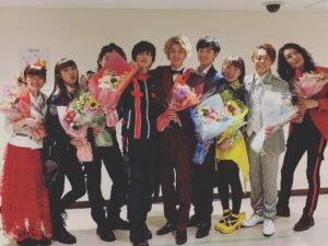 Ryo Yokoyama Instagram - ルパパトFLT、おかげさまで全公演が無事終了致しました。
ルパパトはキャスト達、スタッフの皆様、そしてなによりファンの皆様と一緒に作り上げた、僕の宝物です。
全国各地を巡る中で、改めて皆様のルパパト愛を感じる事が出来ました。
僕をヒーローにしてくれてありがとうございます。
これからもルパパトが皆様に愛して頂けることを祈るばかりです。
青春でした。

ちなみに1枚目と4枚目は間違い探しです。

#ルパパト
#FLT
#ありがちゅー
#任務完了
#きっとまた逢える