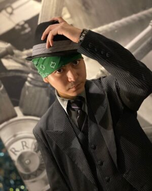 Ryo Yokoyama Instagram - ハッピーハロウィン🎃
ということで昨日、古原さんと一緒にハロウィンパーティーに行ってきました！
仮装なんて幼稚園生の頃以来でテンション上がるやらなに着れば良いかわからないやら。
古原さんはFFのノクティス、僕は最終的にギャング？ジャズマン？的ななにかにしました。
#ハロウィン