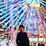 Ryo Yokoyama Instagram - この前載せたのがモノクロだったので、カラフルな一枚も。 ルパパトもおかげさまで無事最終回を迎えることが出来ました。 本当に楽しく幸せな一年でした。 皆様、僕をヒーローにしてくれてありがとうございます。 写真集で皆様のルパパトロスを少しでも紛らわせる事が出来たら幸いです。 よろしくお願い致します。 #ワニブックス #横山涼 #写真集 #りょう #横浜 #ルパパト