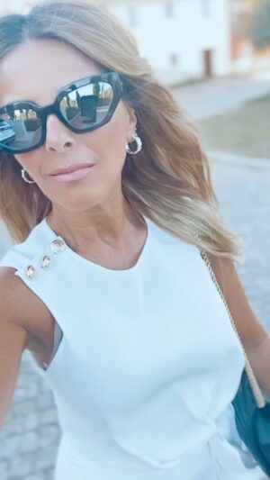 Sónia Araújo Instagram - Check outfit básico 😉😎😂
Vacation mood