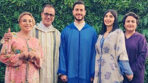 Saad Lamjarred Instagram - الحمد لله عليها ساعة
 
بغيت نشكر كل من دعا لي في كربتي ، اللهم فرج همومكم و كربكم و بدلها بالافراح و الطمانينة اللهم امين . 
قريت دعواتكم و بكيت من كثر الفرح جازاكم الله خيرا  و الله يغفر لينا و ليكم و يعطيكم كل ما تمنيتو و يجعلنا و اياكم من الفائزين برضى الله و رضى الوالدين  دنيا و آخرة . سامحوني على الحزن للي عشتوه معايا ، و حتى انا كذلك بغيتكم  تكونو فرحانين حيت انا وياكم عائلة وحدة .
سبحان الله في عيد الفطر  ربي كتب ليا نكون بين اهلي و احبابي و اعطاني الفرصة نكتب لكم هذه الكلمة النابعة من القلب . 

اصدقائي الفنانين و الفنانات و الاعلاميين و الصحافيين جازاكم الله خيرا على كل كلمة طيبة،  لقد اثلجتم قلبي ، لكم مني كل الحب و التقدير و متمنياتي لكم بالتوفيق في اعمالكم و في حياتكم . 

مسك الختام ، هذه الرسالة لحبايبي الفانز من كل بقاع العالم "انا كنت في الماضي احبكم ، الآن انا مغرم بكم ، و قصة حبنا لن تنتهي ابدا مهما حصل"حفظكم الله و اهاليكم و متعكم بالصحة و العافية و تقبل منا و منكم صالح الاعمال و دفع بها عنكم كل بلاء 

ملاحظة اخيرة كي يكون الامر واضحا للكل 🙏🏼: انا الان حر  بالسراح المؤقت ، أدعو الله تعالى  بالفرج بمحكمة الاستئناف كي أنتهي من هذه القصة و انجح في هذا  الاختبار الإلهي ، اللهم قوي ايماننا و صبرنا مهما كانت الظروف 🤲🏻

الاخبار الزوينة هي انني اعلن الان رسميا عن تاريخ طرح الكليب الجديد المغربي "اش خبارك" هو 4 ماي باذن الله . الحان و كلمات و توزيع و مكس ماستر اخي و عشيري و حبيبي جلال الحمداوي . 
غناء : حبيب فانزو ☺️✨ سعد 🫡 

 #عيد مبارك ❤️ #الله_يبارك_فعمر_سيدي#