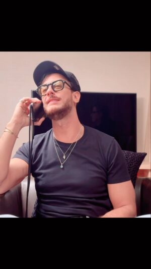 Saad Lamjarred Instagram - ACH_KHBAREK #SOON 💣🔥 #moroccan_song #new_moroccan_music_video #saadlamjarred1 #saadlamjarred #love_my_fans_forever_and_ever #love_my_parents_forever_and_ever Thank you @lotfi_omar تحية لعمي الفنان الكبير محمد الجم @mohamed_eljem