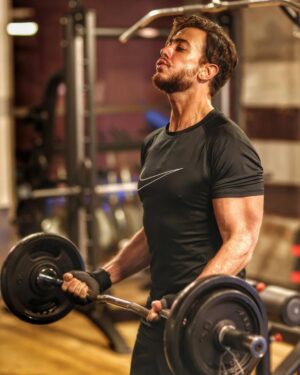 Saad Lamjarred Instagram - Never expect anyone to give you what you want . Work hard , believe in Allah , have faith that everything will be ok and show some dedication and go get it your self #saadlamjarred1 #الله_ربي #saadlamjarred #الله_يبارك_فعمر_سيدي #love_my_fans_forever_and_ever#الحلق# #الحلق_للي_عامل_قلق  #metaboundless  #thefuture #married😊 #love_my_parents_forever_and_ever