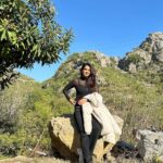 Saba Qamar Zaman Instagram - Sky above, earth below, and peace within 😇