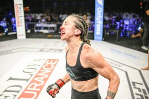 Sabina Mazo Instagram - The sacrifice to get the victory is very addicting!! 

Some way or another I need it. 👊🏻

-
Es muy adictivo el esfuerzo y sacrificio que te lleva a una victoria. 
De una forma u otra siempre vuelvo hacerlo.
