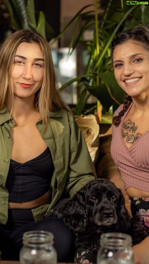 Sabina Mazo Instagram - Don’t miss the new episode of CAFE CON MAZO ☕️ tomorrow 7 am PT with my beautiful and talented guest @natnatmma Thank you @theboyandthebearco for the absolute amazing coffee and beautiful place!! @anibal_rod13 @dreams2reality_podcast for amazing production