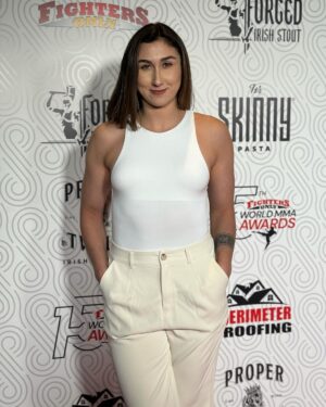 Sabina Mazo Instagram - @fightersonlymag & @worldmmaawards red carpet! 

Thanks for honoring the fighters and the whole fighting community. 👏🏻

Last picture with the gang 🩶