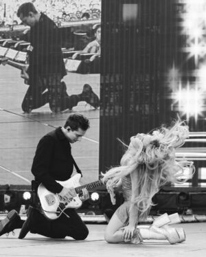 Sabrina Carpenter Instagram - Melbourne eras tour u are specialllll 
thank u for being so kind to us💌 
see you this weekend Sydney
